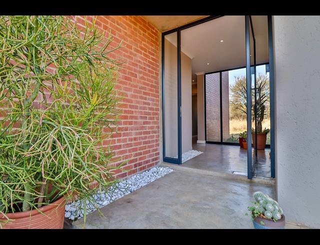 3 BEDROOM HOUSE SOLD IN LEEUWFONTEIN ESTATE